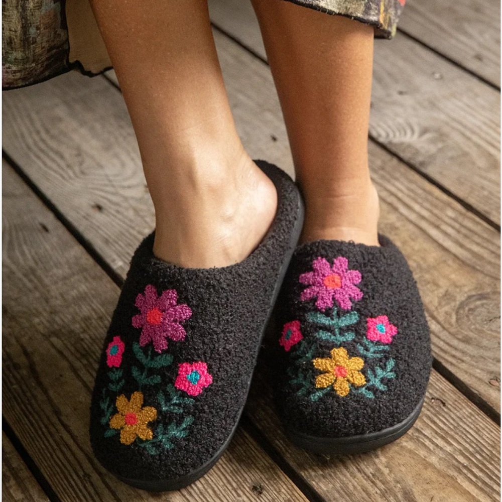 Natural Life Cozy Yellow Slippers - Picture 7 of 7